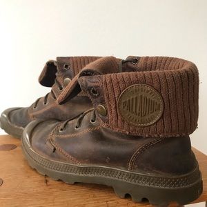 Palladium Leather Boots with Cable Knit Lining Size 8